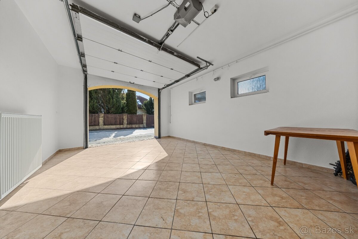 4-IZBOVÝ RODINNÝ DOM S GARÁŽOU, ZIMNOU ZÁHRADOU A PIVNICOU - 17