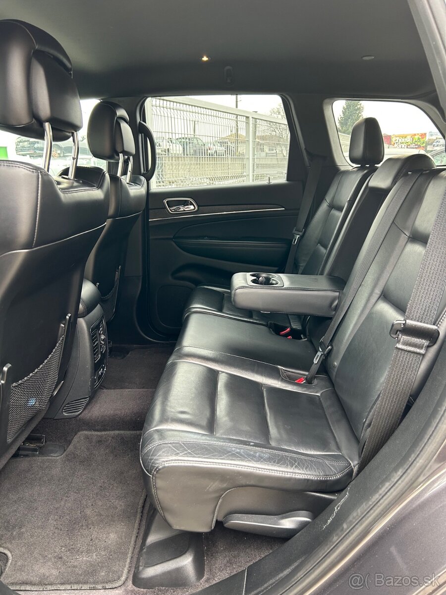 Jeep Grand Cherokee 3.0L V6 TD Laredo A/T - 17