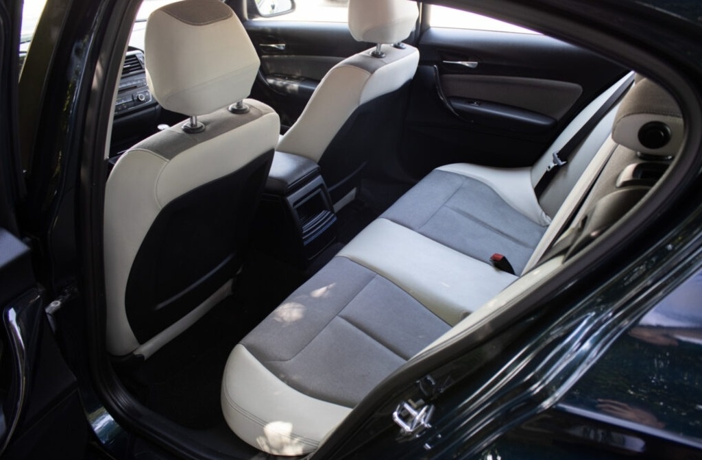 BMW 116i z roku 2011 - 17