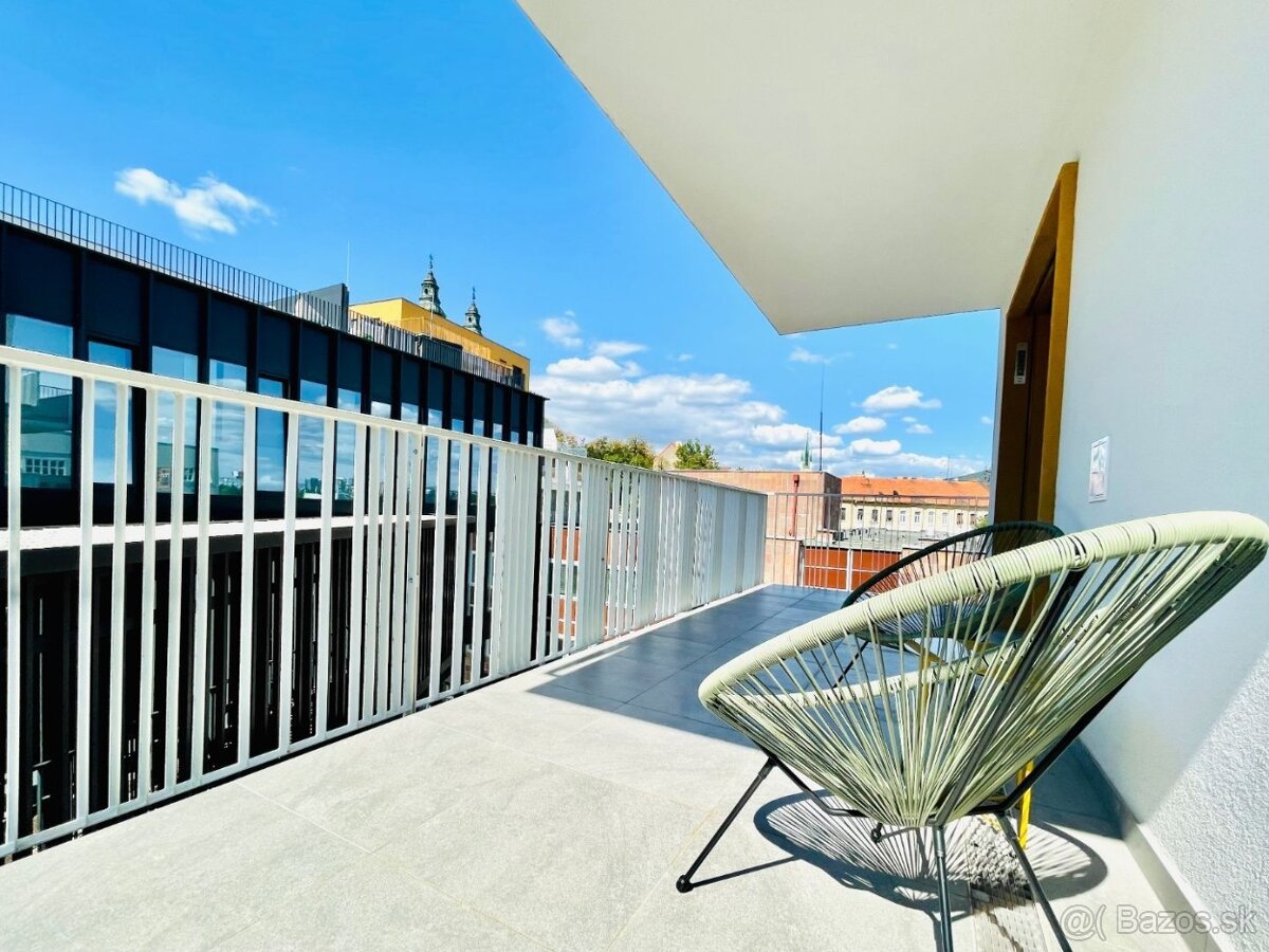 Prenájom 3 izb. byt, Orbis, 2x terasa, garáž. státie - 17