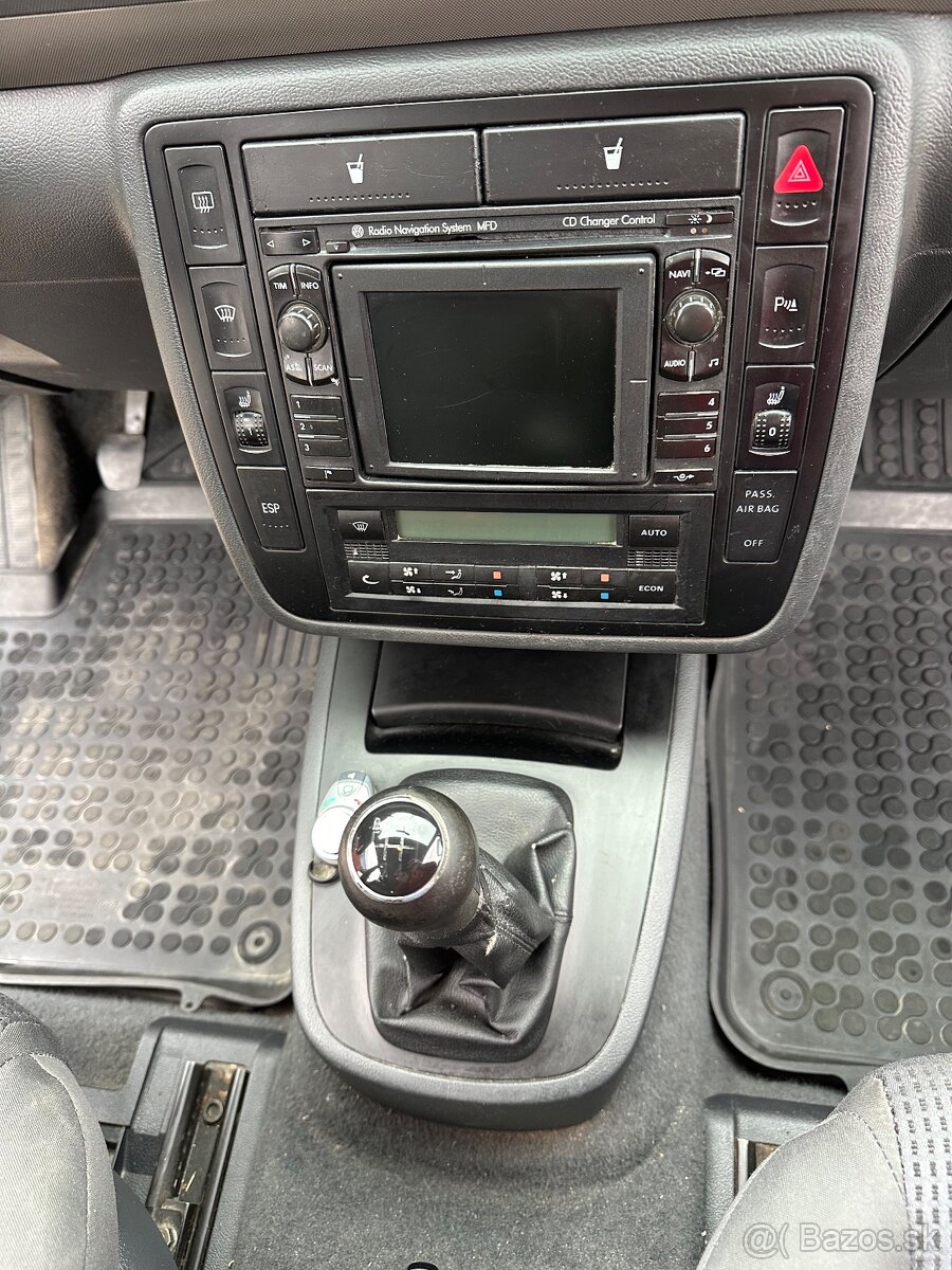 Volkswagen Sharan 2,0TDi 103Kw Comfortline 7 miest - 17