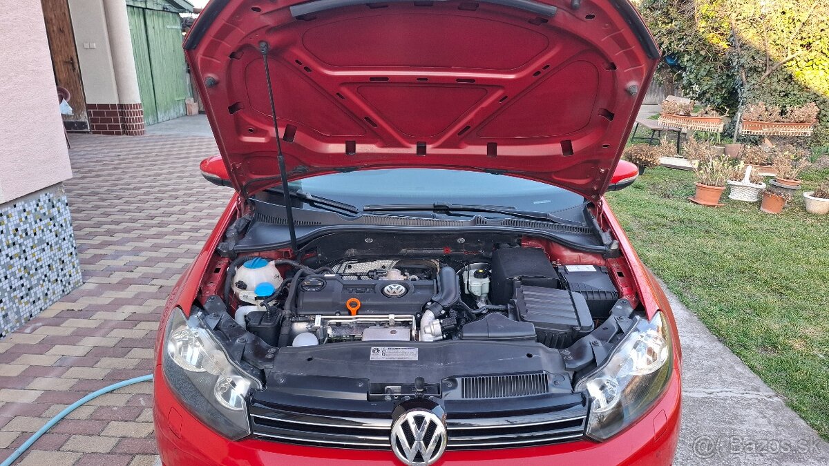 VW Golf 1.4 TSI 122k Highline 6 st. manuál - 17