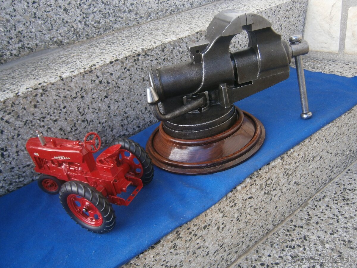 Menší svěráky - 17