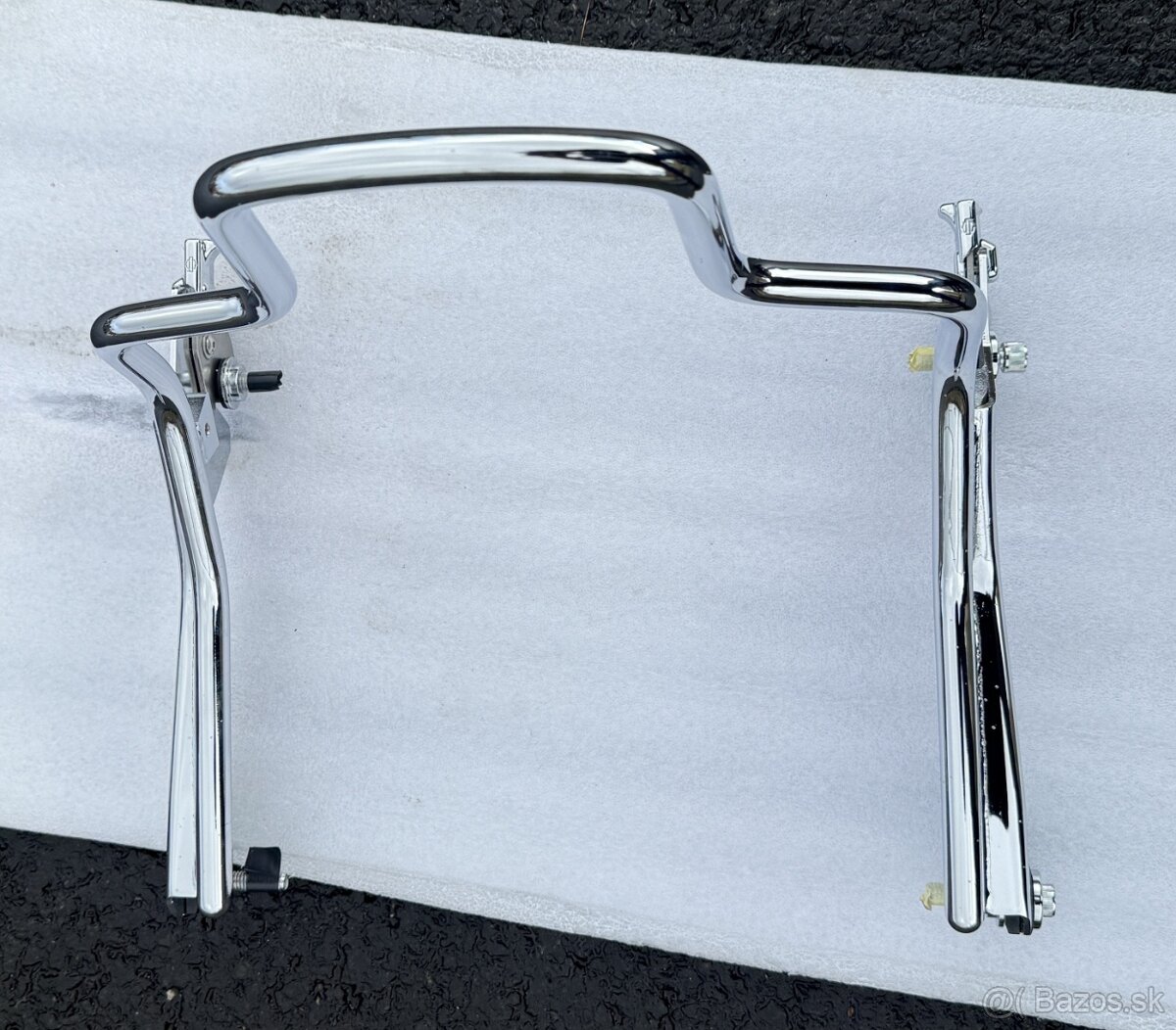 HARLEY DAVIDSON® BREAKOUT M8 SISSYBAR - 17