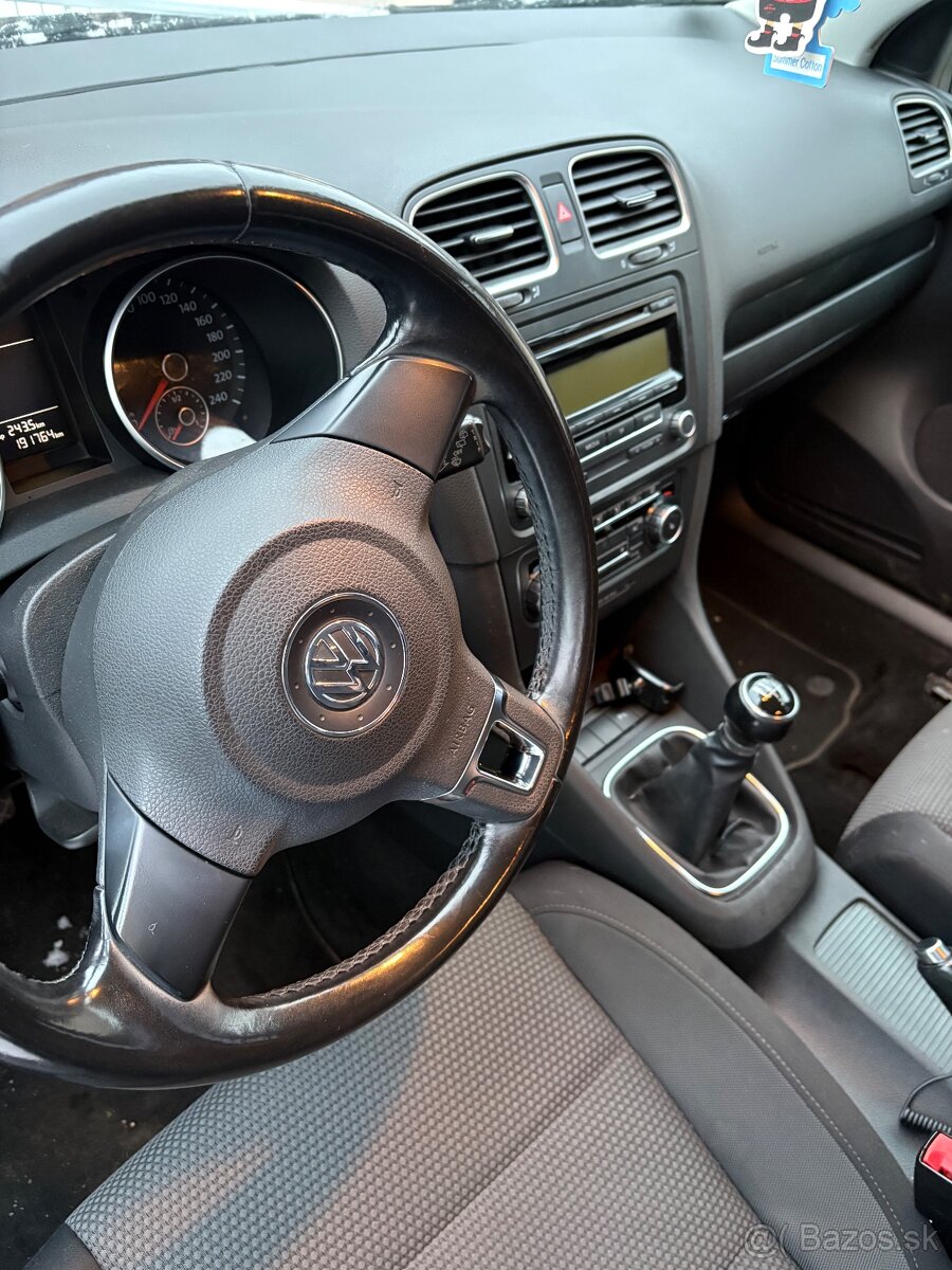 VW Golf 1,4 16V - 17