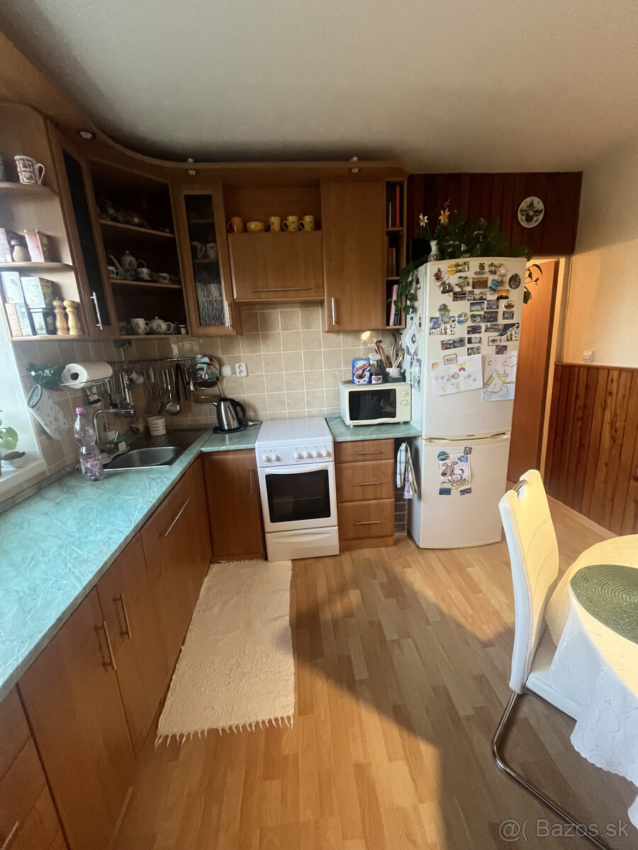 Váš nový domov čaká na vás – priestranný 3-izbový byt v Hume - 17