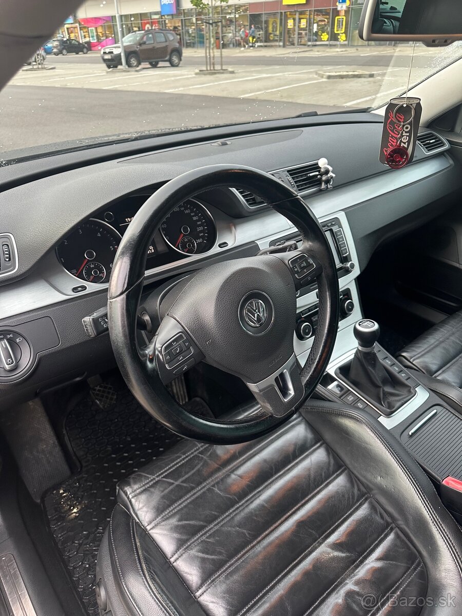 Volkswagen Passat B7 Varinat HIGHLINE - 17