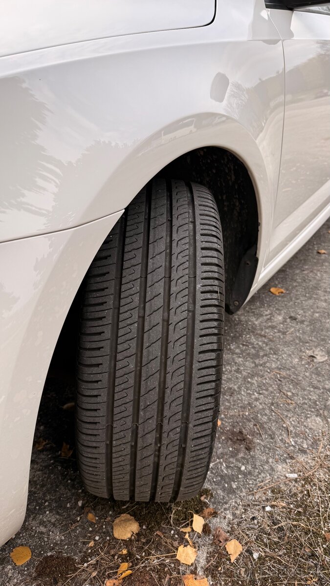 Škoda Octavia Combi 1,6 TDi Elegance - 17