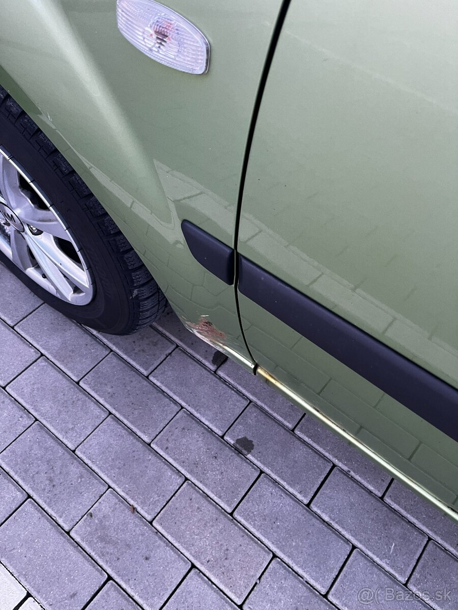 Kia Rio 2008 1.4 16V benzín - 17