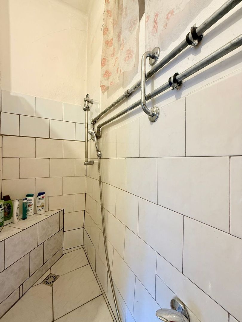 BUKOVEC - 4 IZBOVÝ RD V DOBROM STAVE POZEMOK 1.104 M2 - 17