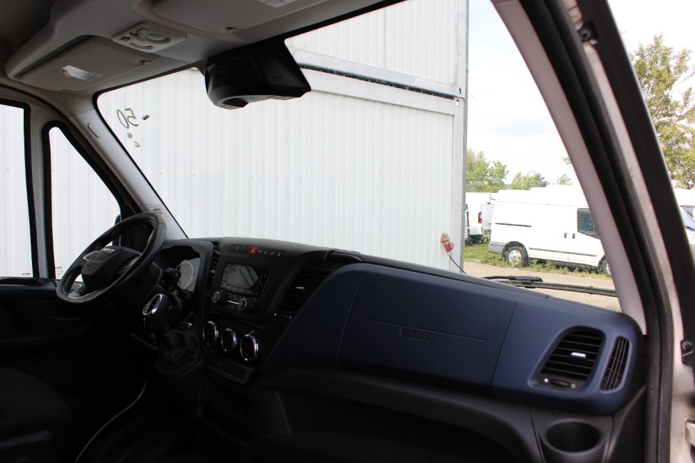 Iveco Daily, 35S180 3,0 L2H2 HiMatic+Led+Navi+Klima+Měchy - 17