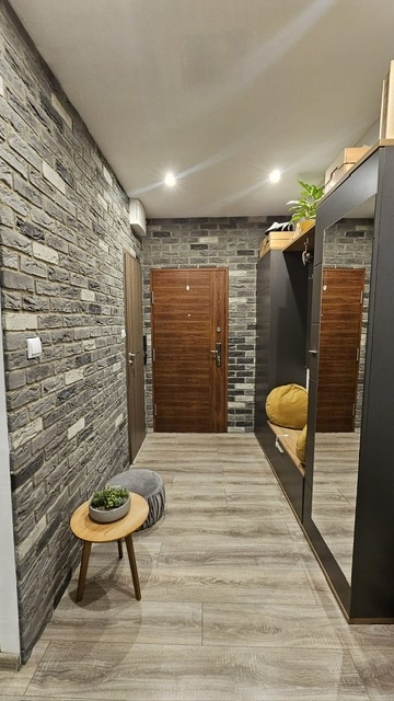 PREDAJ 2-izbového zrekonštruovaného bytu SEREĎ - 17