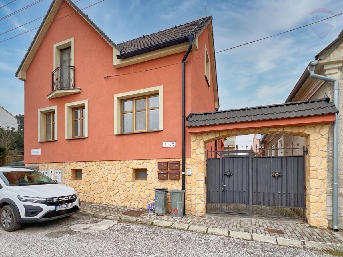 PRENÁJOM 2- izb. byt ul. Mierová Bojnice + park. státie - 17