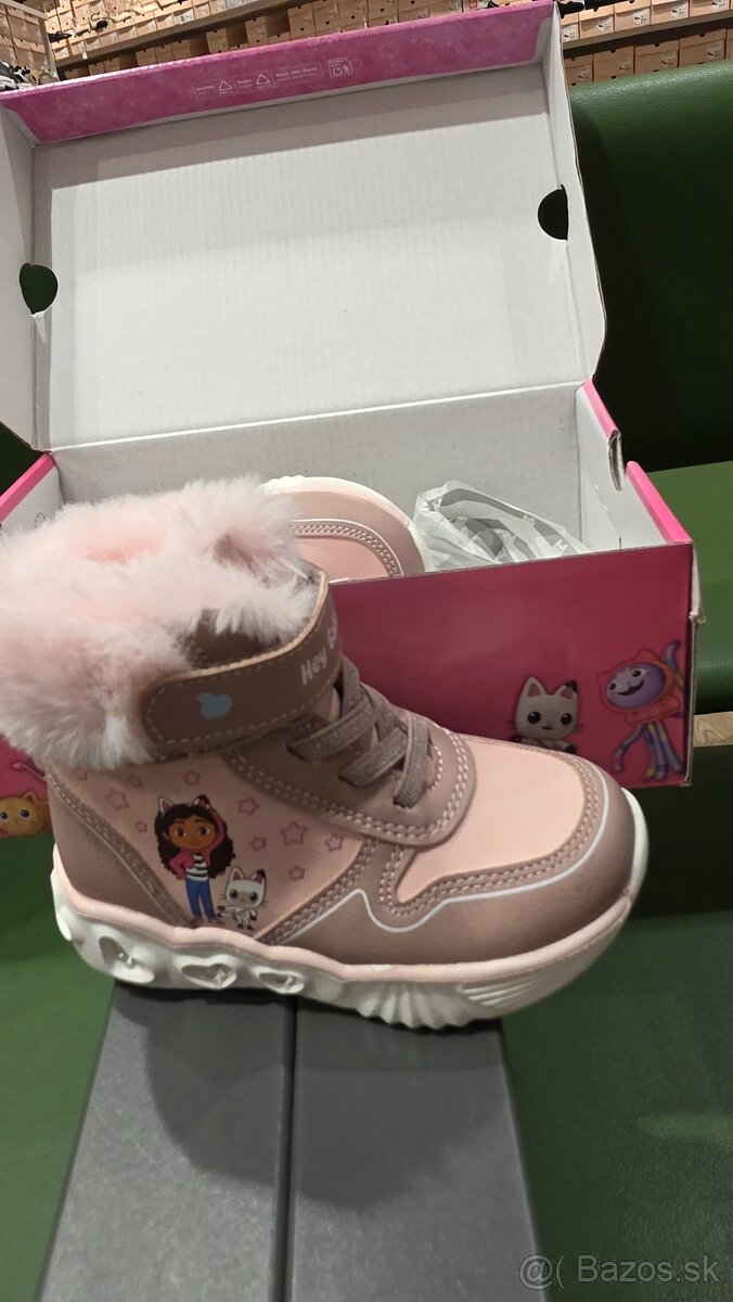 Nenosene nove topanočky pre dievcatko - 17