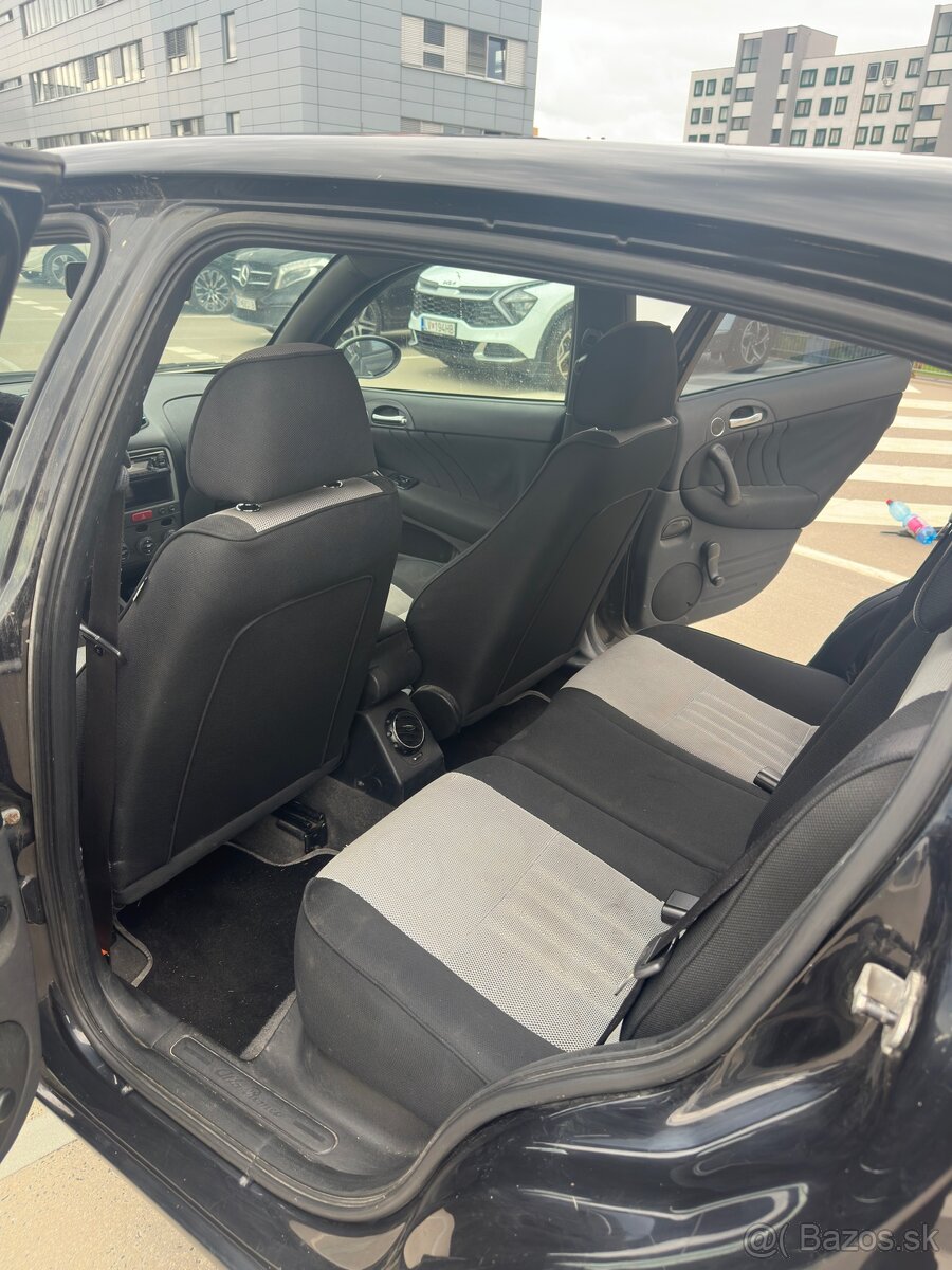 Alfa Romeo 147 1.9JTDM - 17