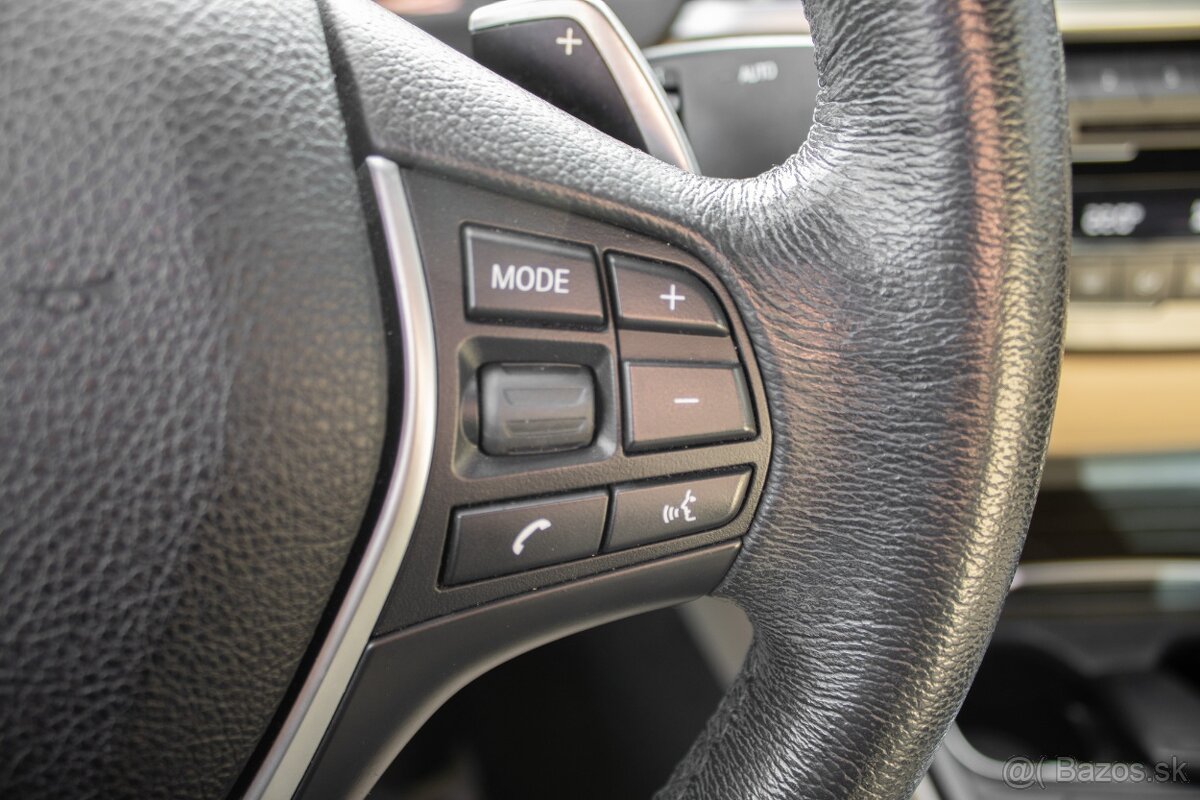 BMW 330i xDrive - 17