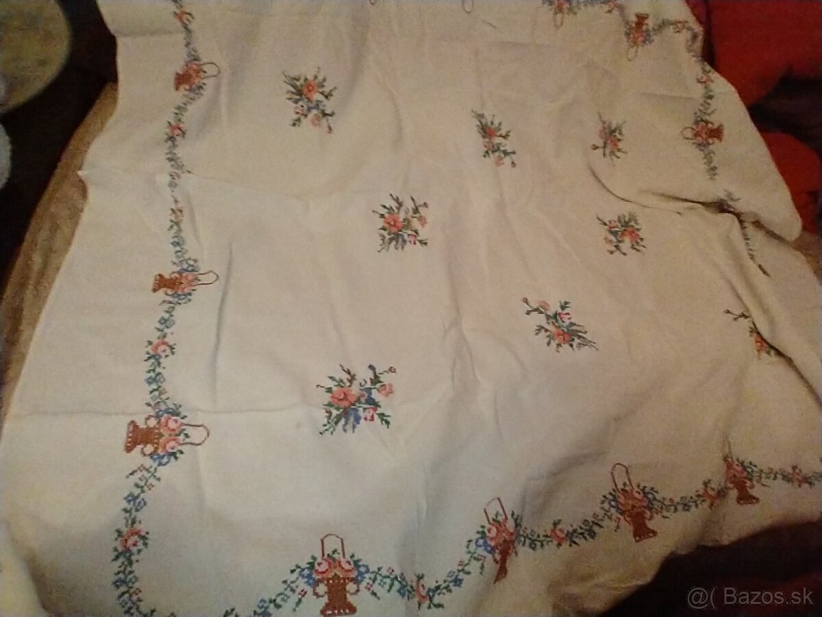Retro vyšívané obrusy - 17