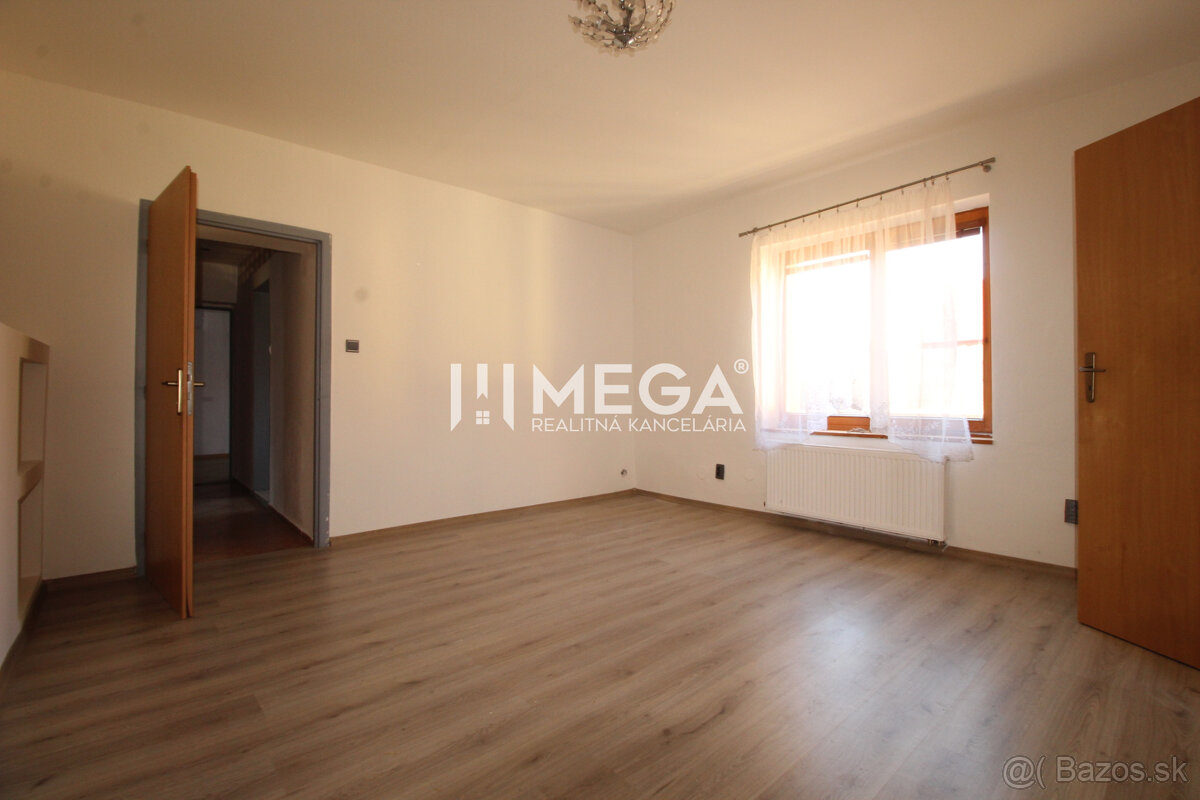 NA PREDAJ: Priestranný dvojgeneračný rodinný dom - Valaliky - 17