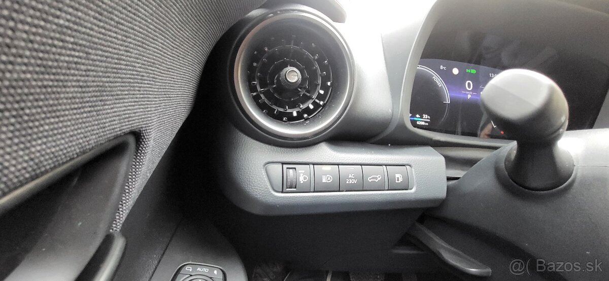 Toyota C-HR 2.0-l-VVT-i Hybrid - plug-in - 17