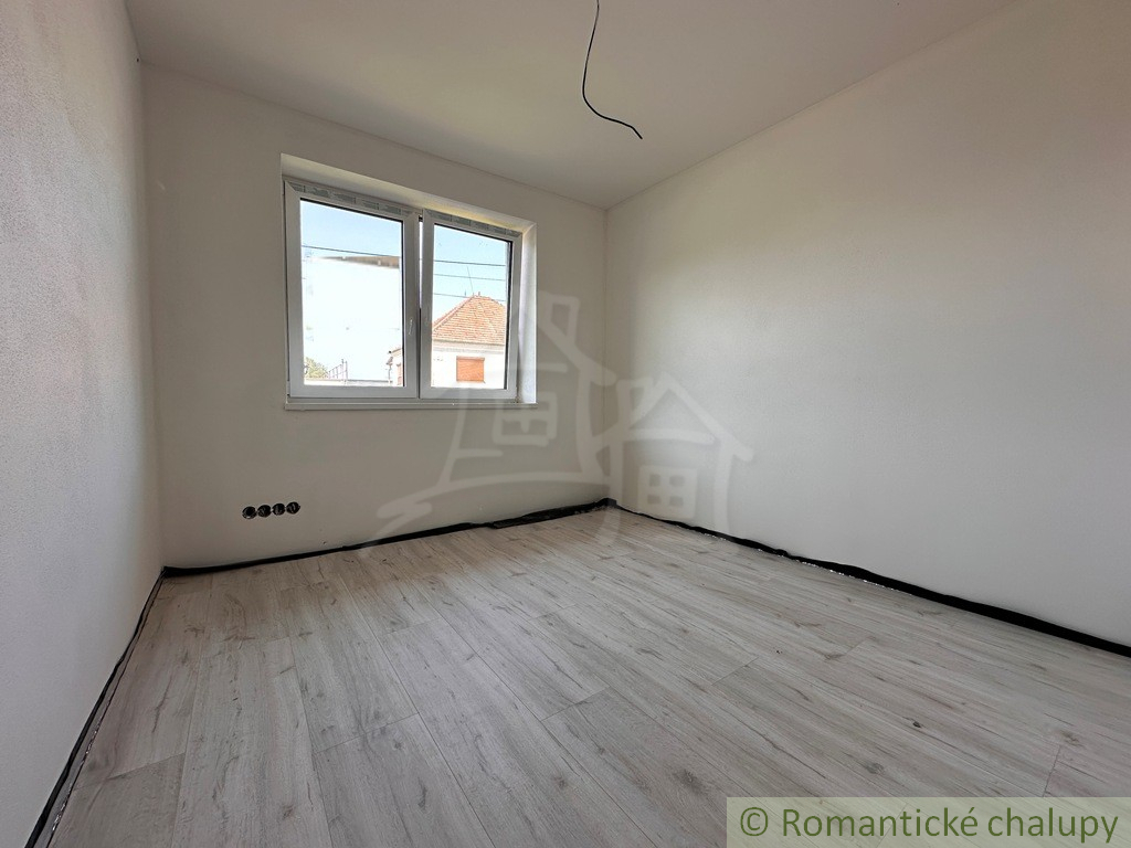 NOVOSTAVBA V NESVADOCH – HOLODOM S MOŽNOSŤOU DOKONČENIA NA - 17