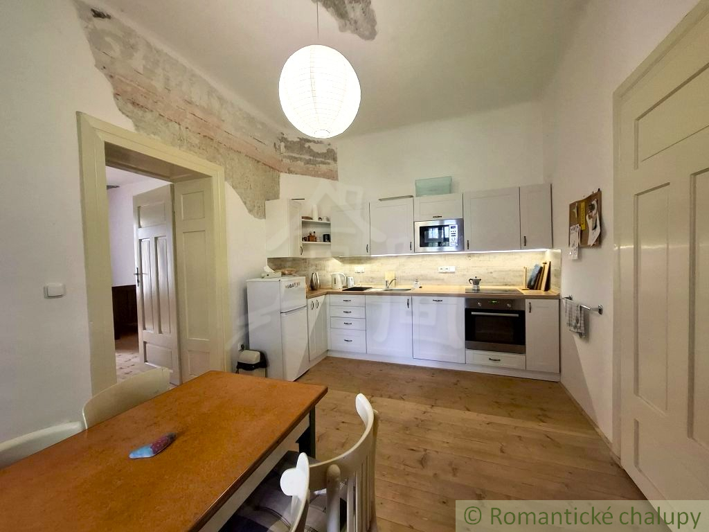 VÝRAZNE ZNÍŽENÁ CENA - Unikátny meštiansky dom s veľkou zá - 17