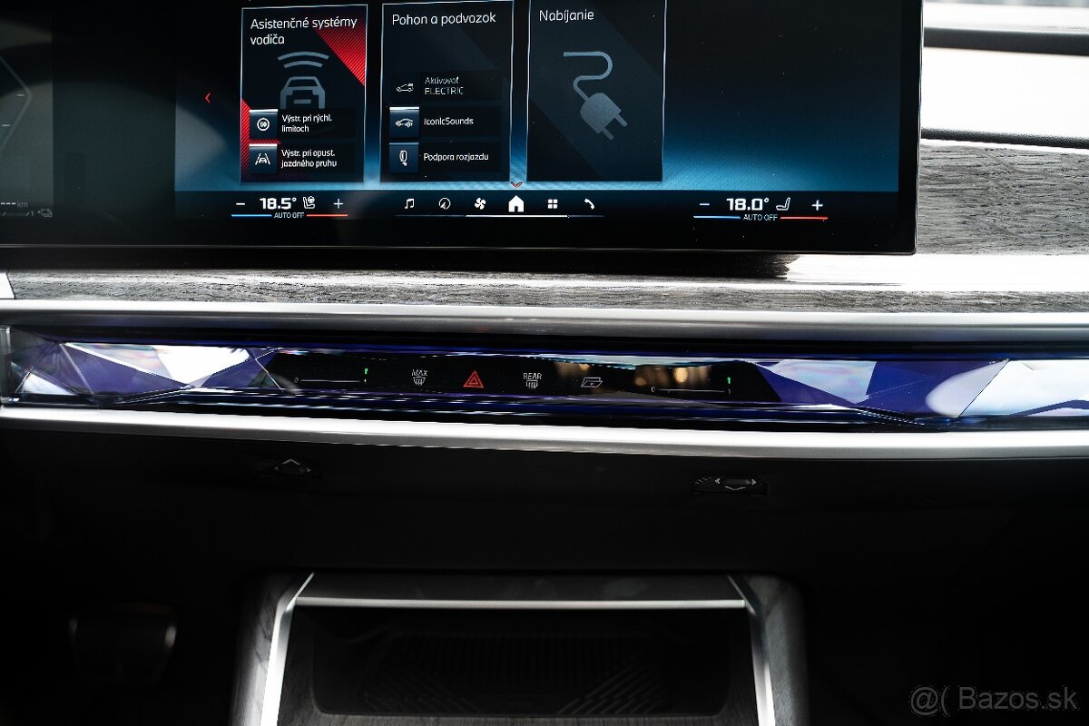 BMW M760e xDrive A/T Na prenájom - 17