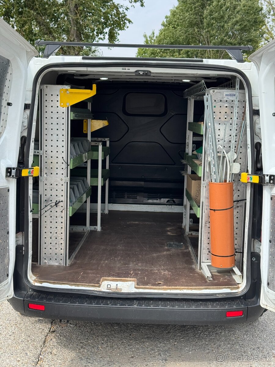 Ford Transit Custom L1H1 2.0TDCi 130koní - 17