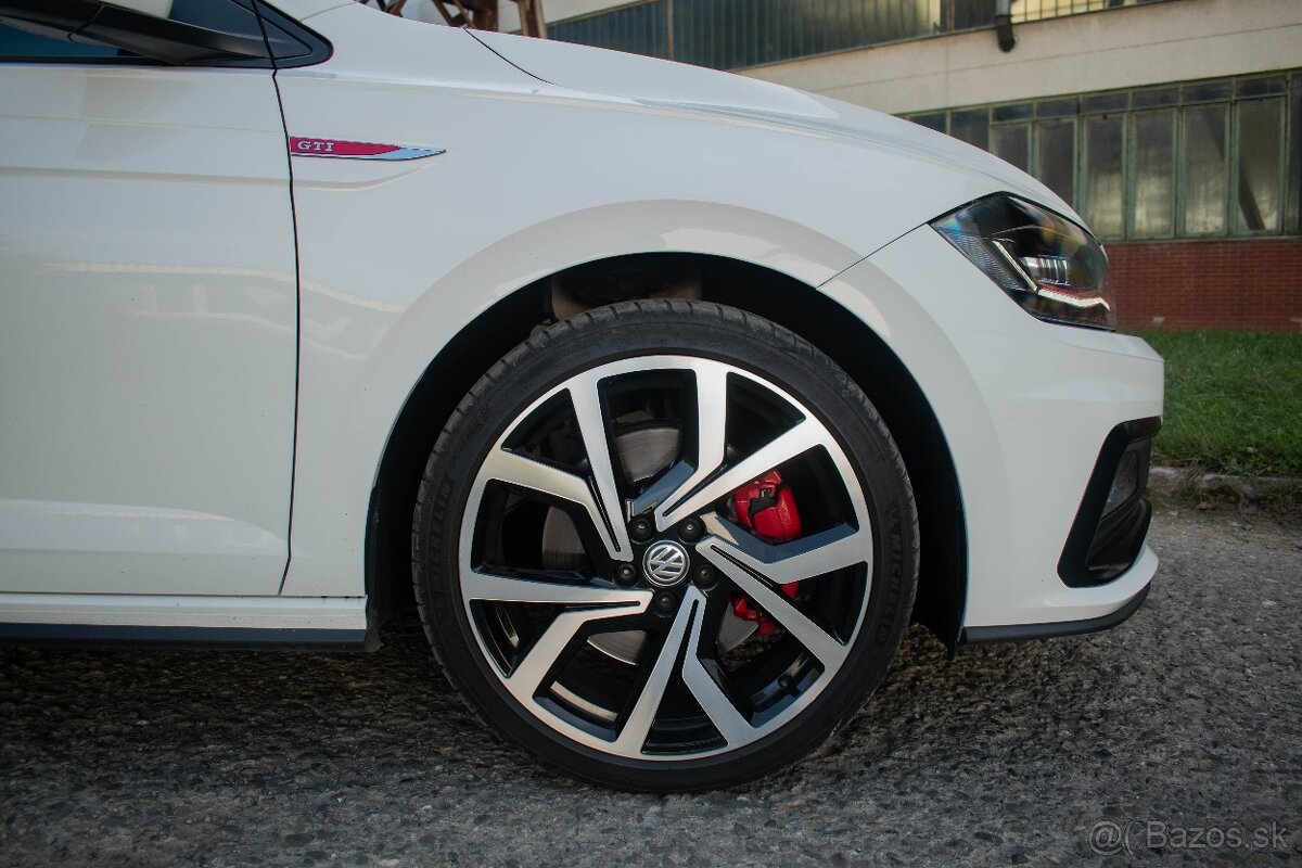 Volkswagen Polo GTI 2.0 TSI DSG - 17