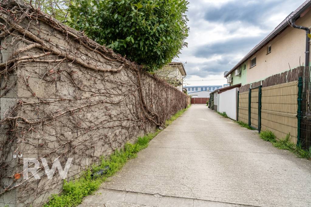 ÚTULNÝ 2 izb. BYT s POZEMKOM a PARKINGOM - Hrachová, Bratisl - 17