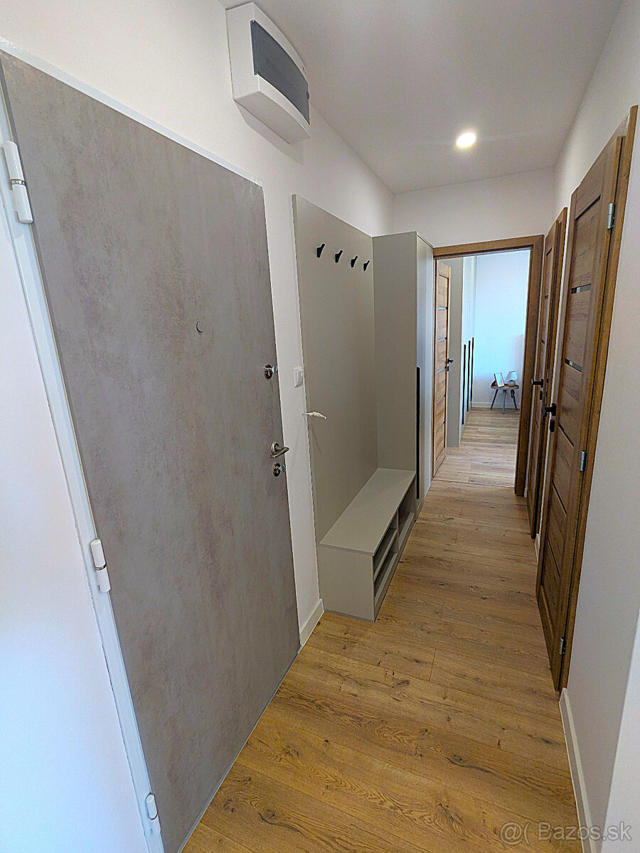 Štýlový, rekonšt. 2-izb. Galaktická ul., Lo, 2.p,voľný kúpou - 17