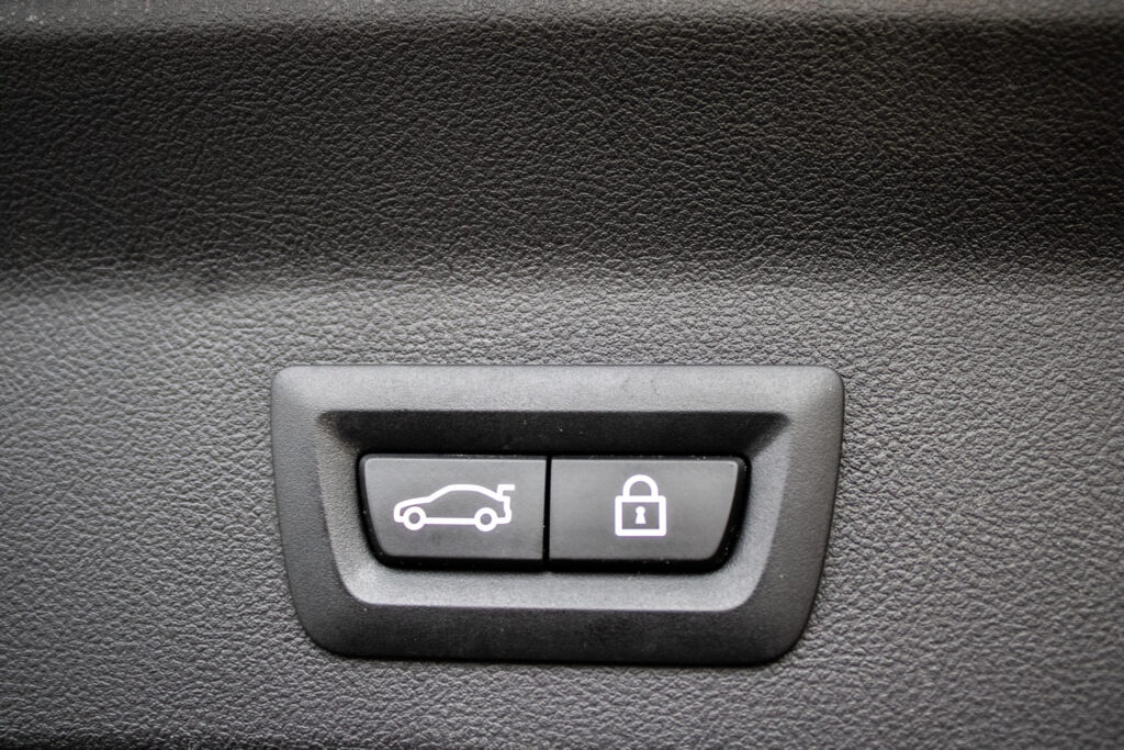 BMW iX3 Panoráma 210kW Harman Kardon - 17