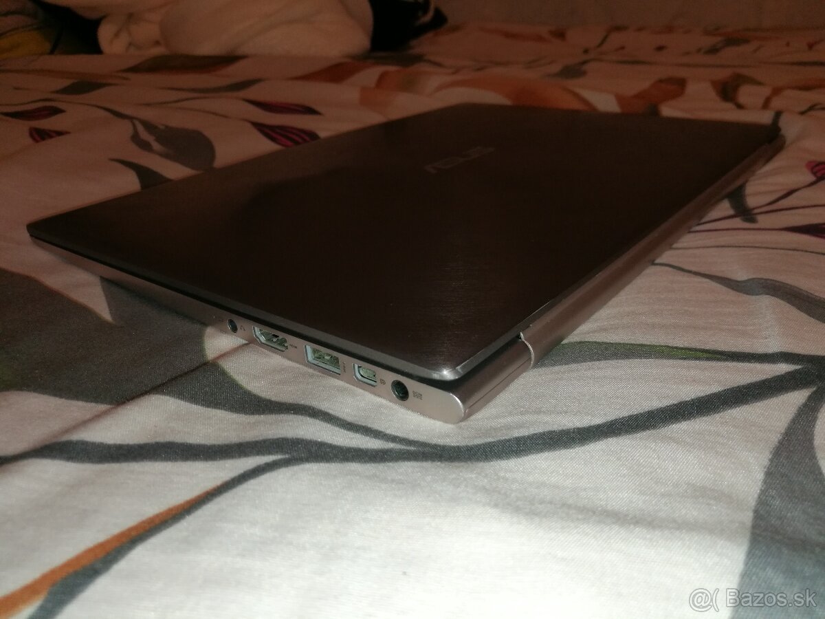 Asus ZenBook. Intel i7. 13,3 FHD dotyková. Nová baterka. - 17