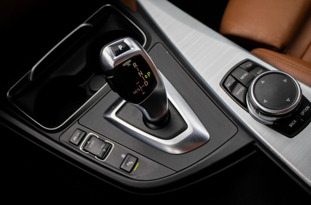 BMW Rad 3 GT 320d Luxury Line, 140 kW (2016) - 17
