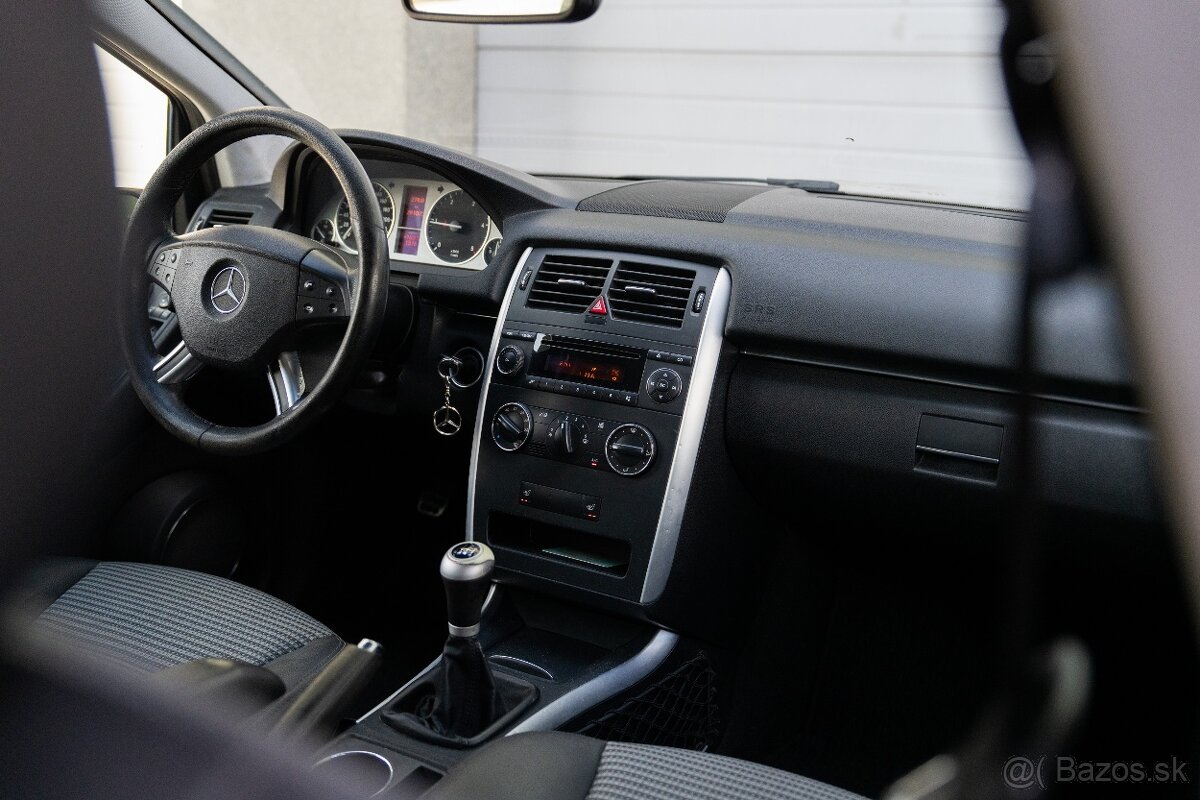 Mercedes - Benz B180, SR - 1.majiteľ - 17