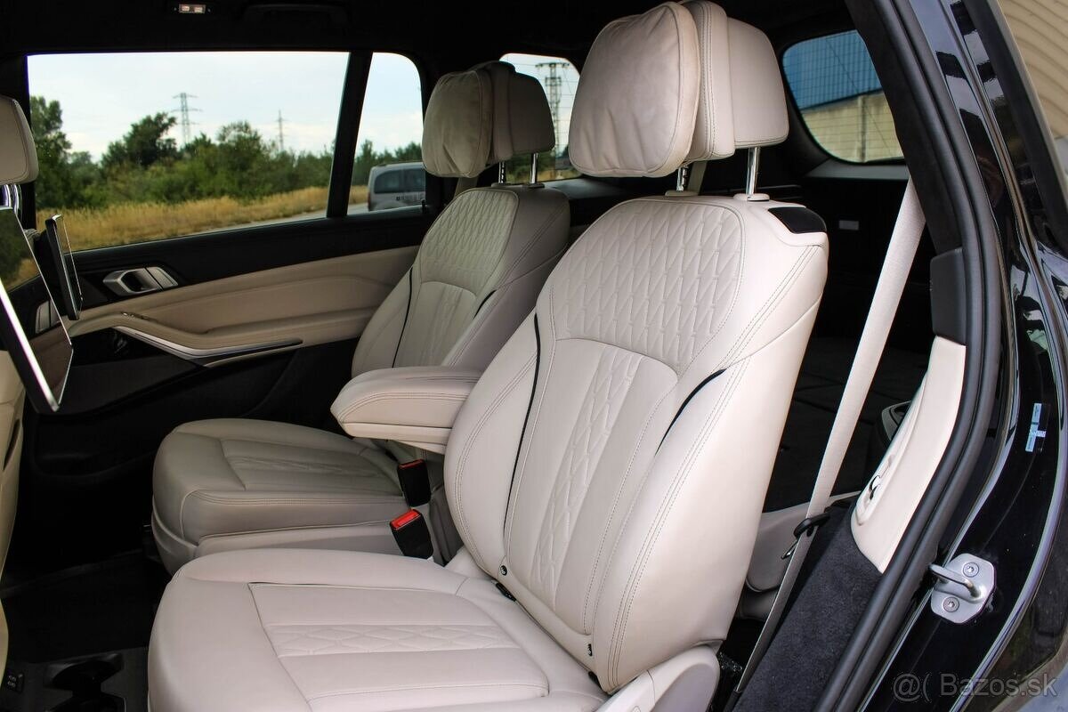 BMW X7 xDrive 40i A/T - 17