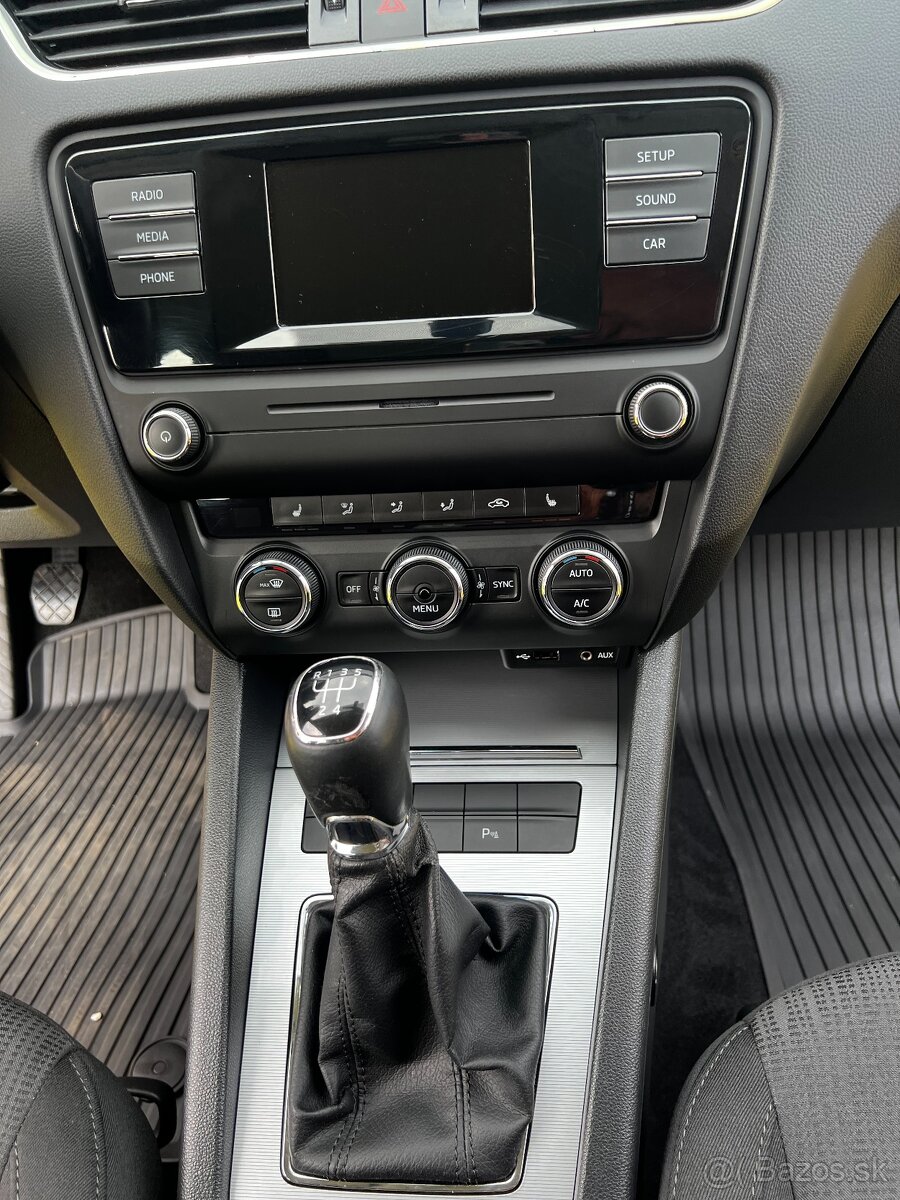 Škoda Octavia kombi 1.6TDi ELEGANCE ALU - 17