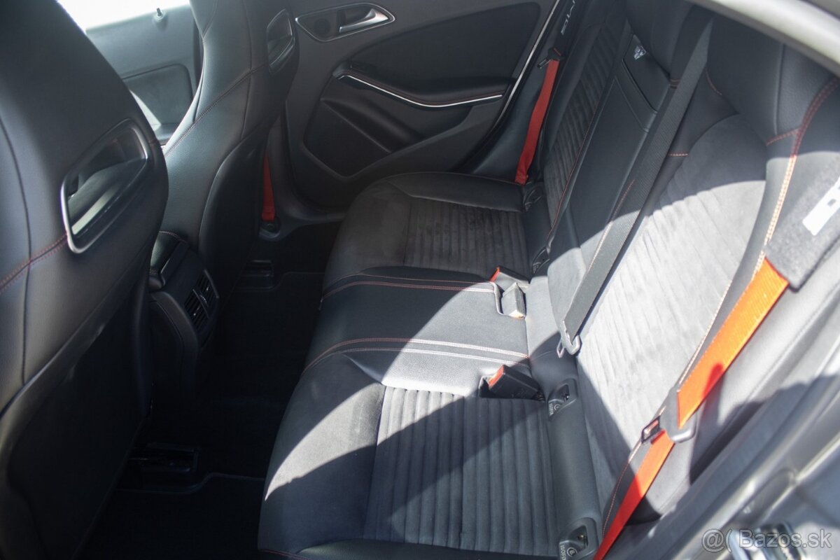 Mercedes-Benz A 45 AMG - 17