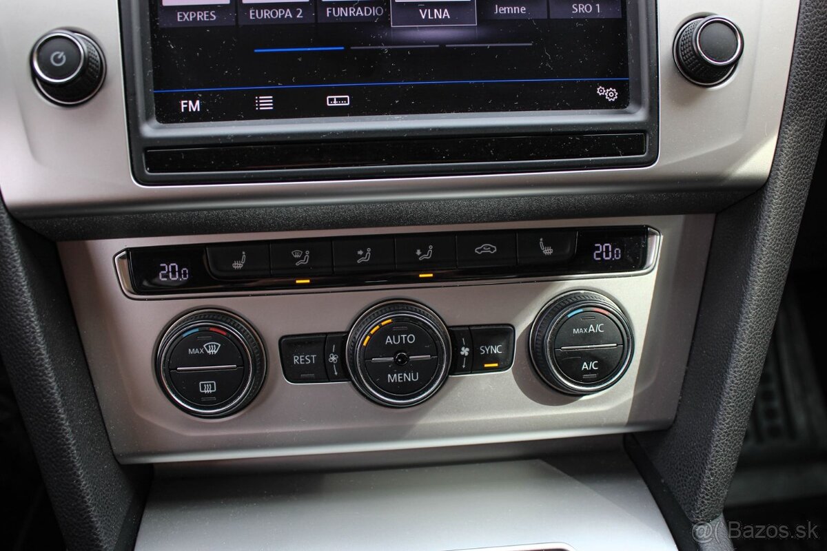 Volkswagen Passat Variant 2.0 TDI Highline DSG - 17