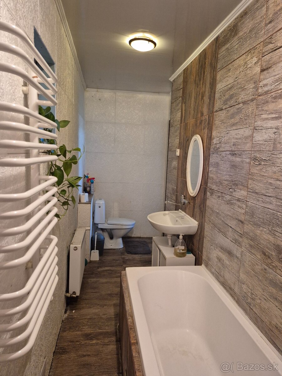 REZERVOVANE - Na predaj rodinný dom s veľkým pozemkom 3820 m - 17