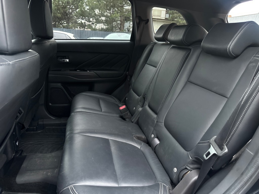 Mitsubishi Outlander 2.4 PHEV 4x4 - 17