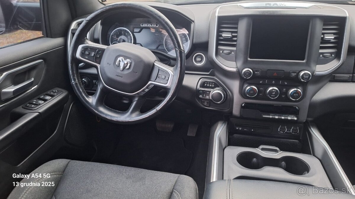 Dodge Ram 1500 5,7hemi 4x4 2019 - 17