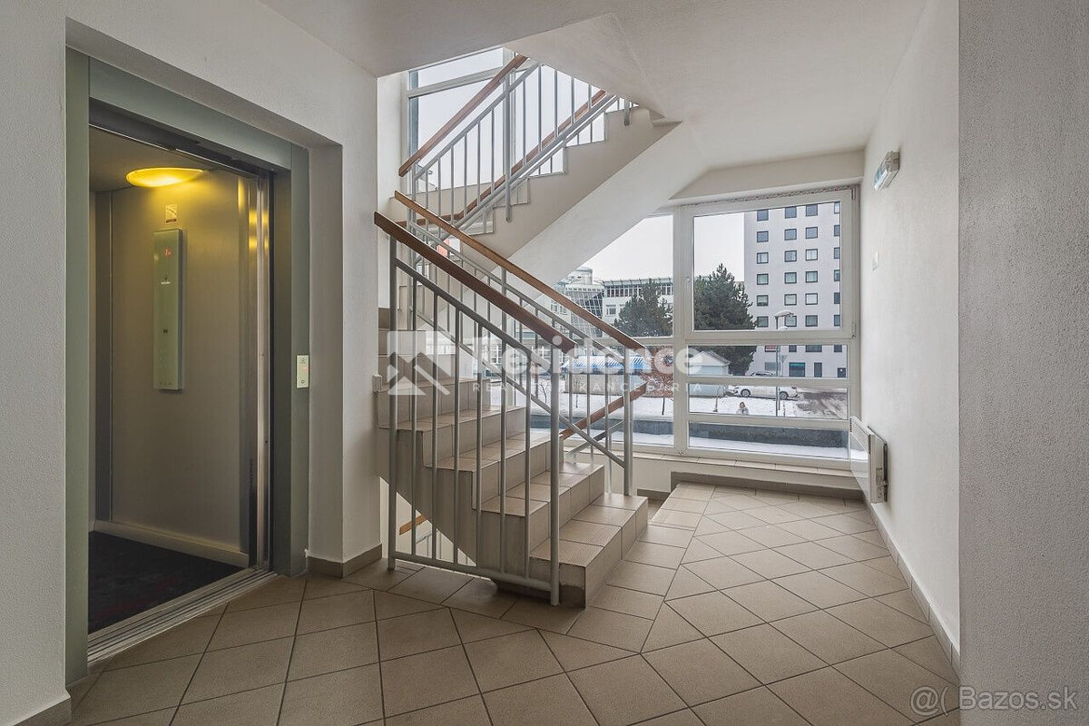 Na predaj 3-izbový byt priamo v centre Liptovského Mikuláša - 17