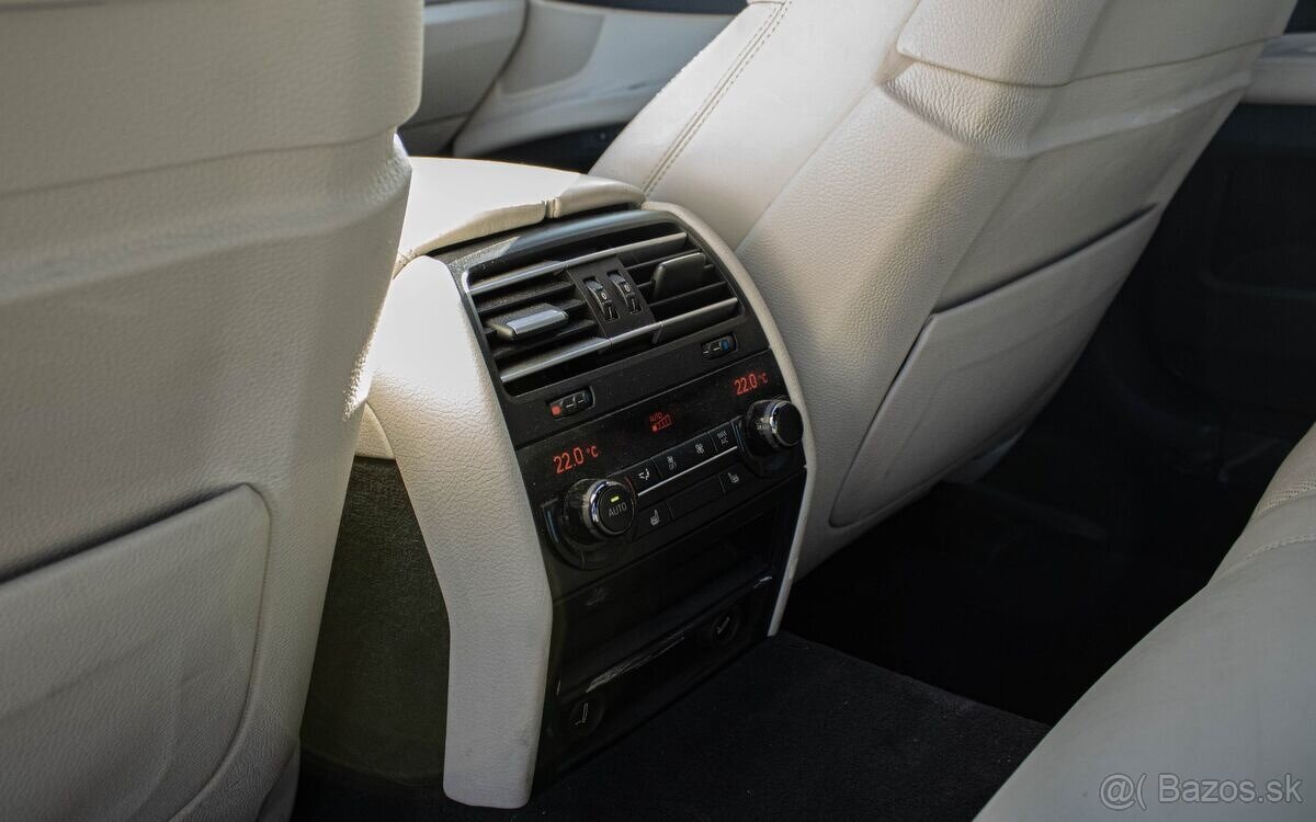 BMW 750i xDrive 2015 - 17