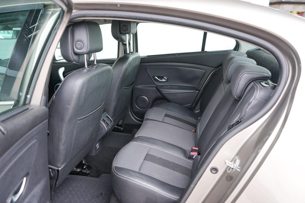 100- RENAULT Fluence 2010 benzín 1.6i 81kw - 17