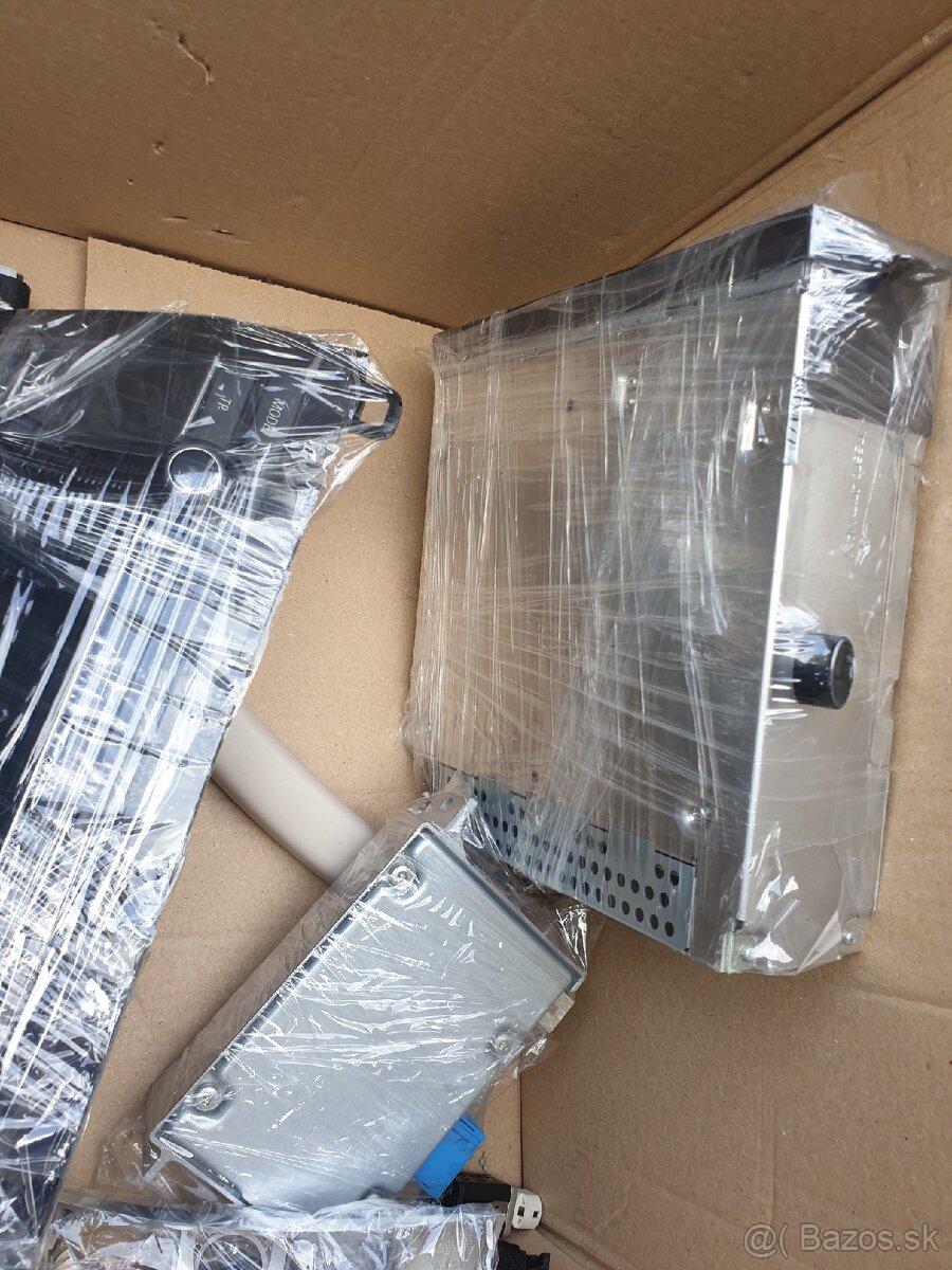 BMW 7 F01 NÁHRADNÉ DIELY - 17