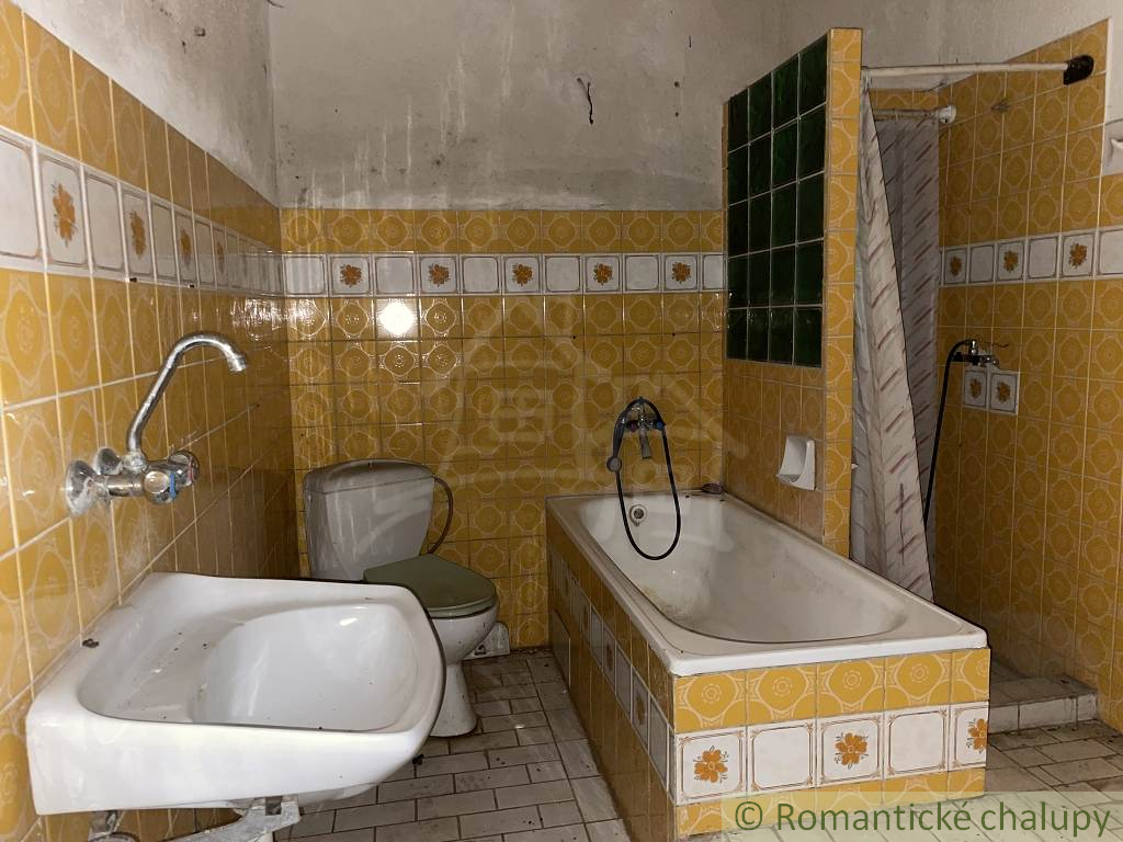 Dom na rekonštrukciu v chalupárskej obci Hačava. Nová cena - 17