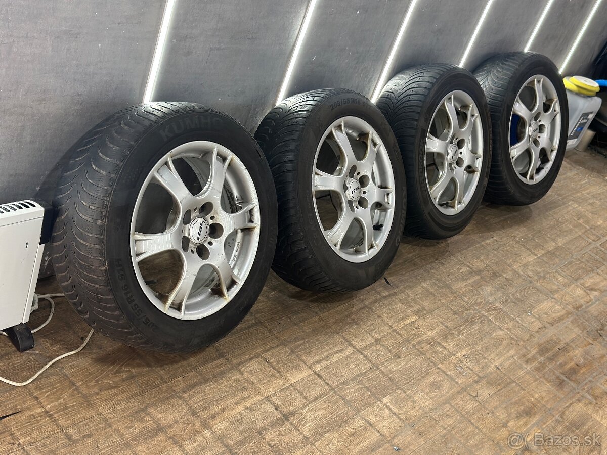 Suzuki Spift Šport -škoda Renault clio Toyota Ford - 17