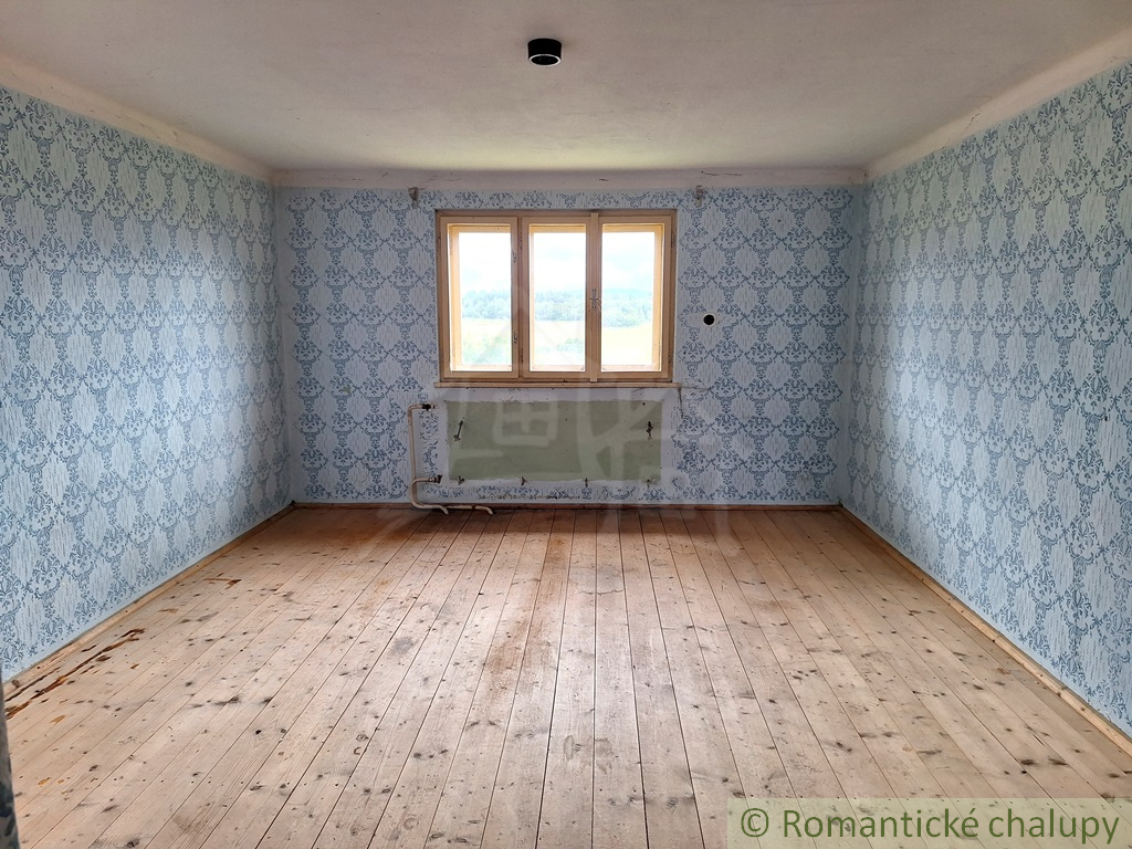 Priestranný dom na Liptove, ktorý má výhľad z izby na Kriv - 17