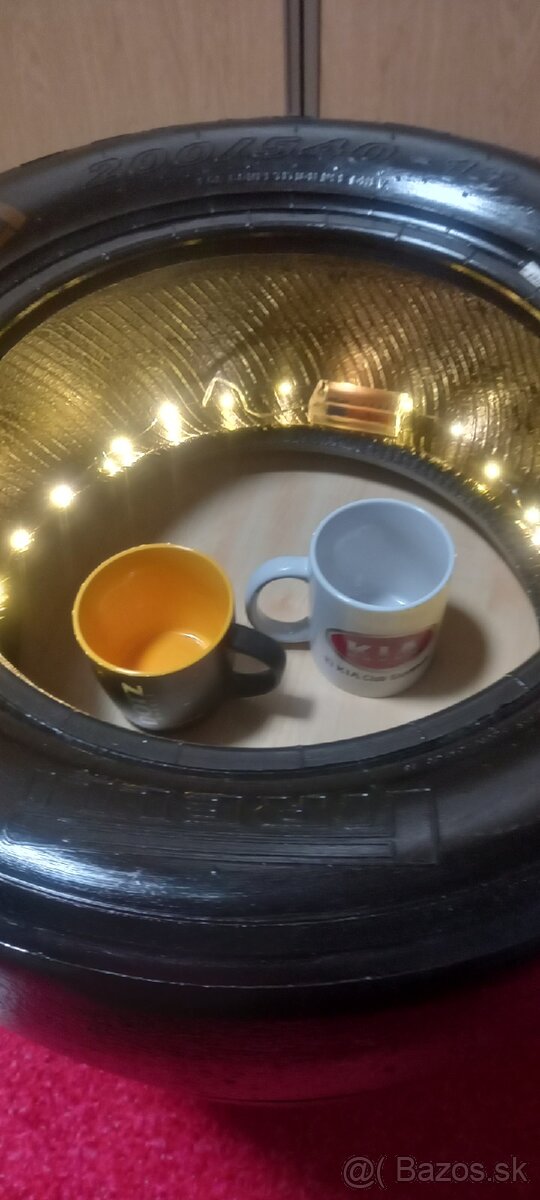 Stôl z pneumatiky formule 3000 - 17