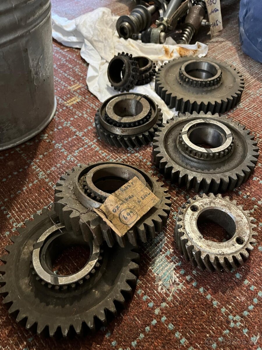 Náhradné diely DDR - nové - 17